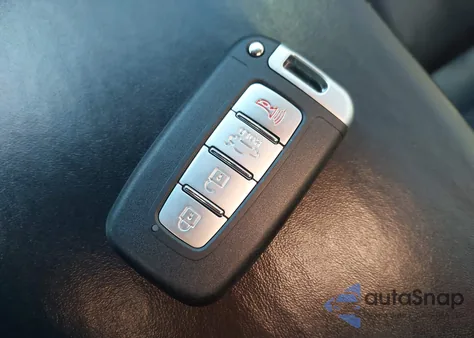 2010 Hyundai Genesis 4.6 from USA, damaged, VIN KMHGC4DF4AU072711